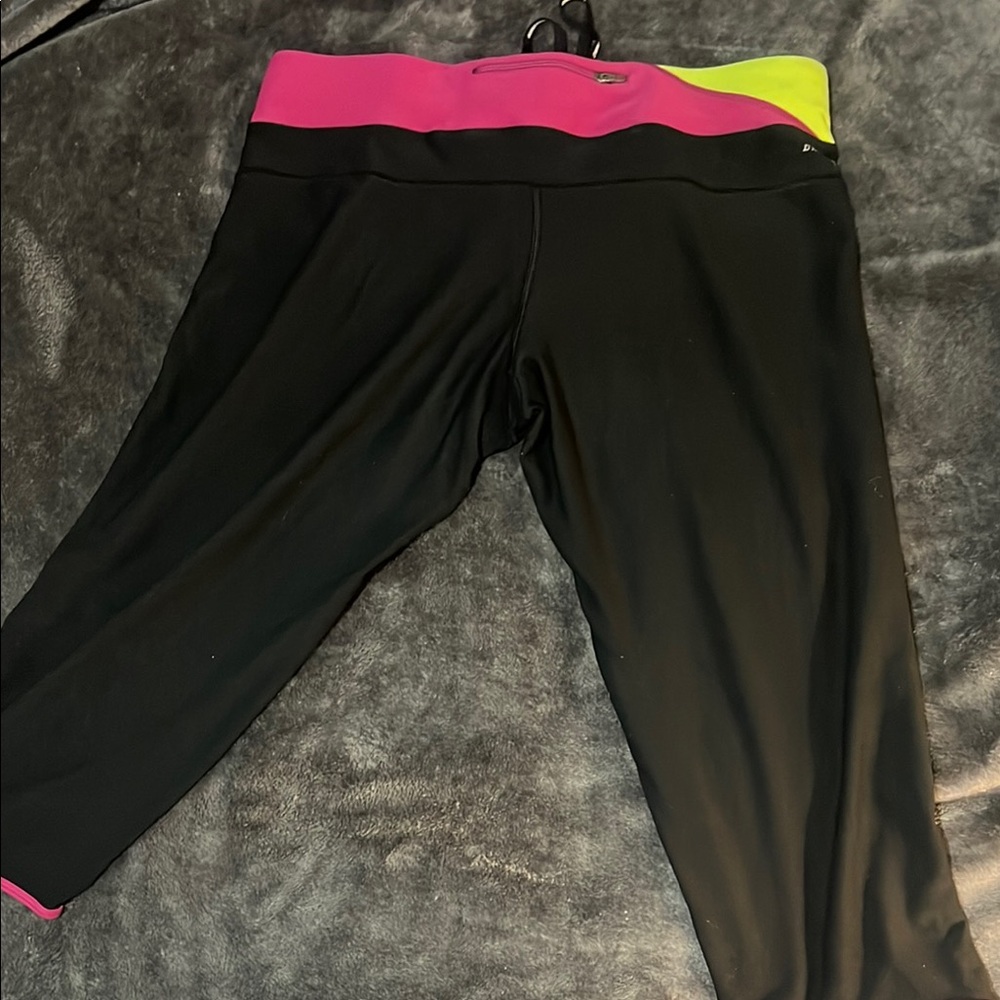 Nike Black and Pink Athletic Leggings - Picture 7 of 10